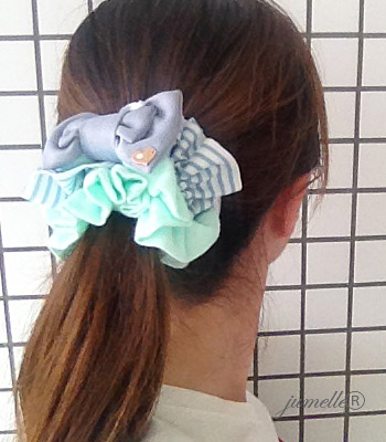 親子お揃いシュシュ専門店ジュメルブルーボーダーとブルーリボンママシュシュメイン１画像