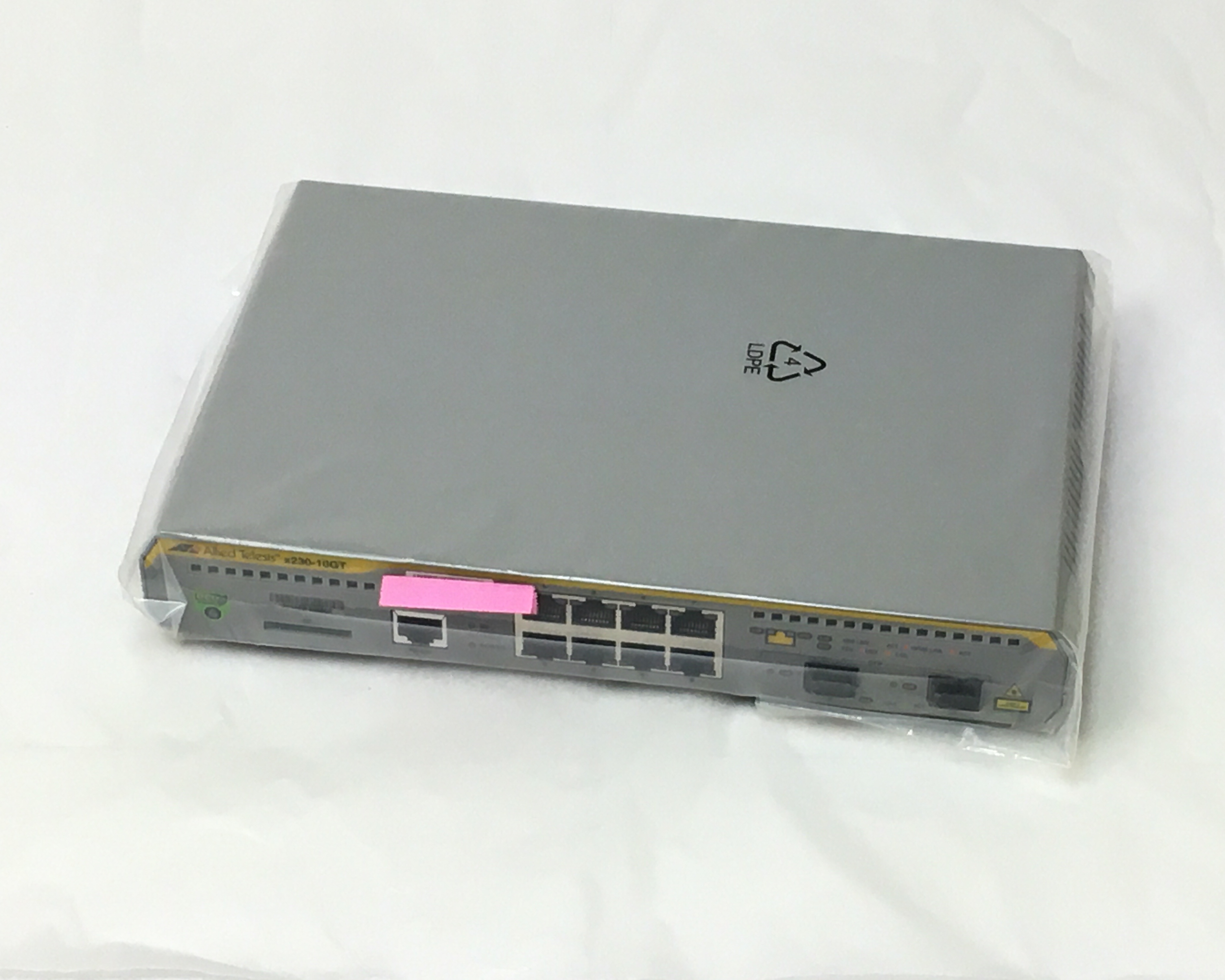 【優良中古】アライドテレシス AT-x230-10GT 3279R (未使用)　メイン画像