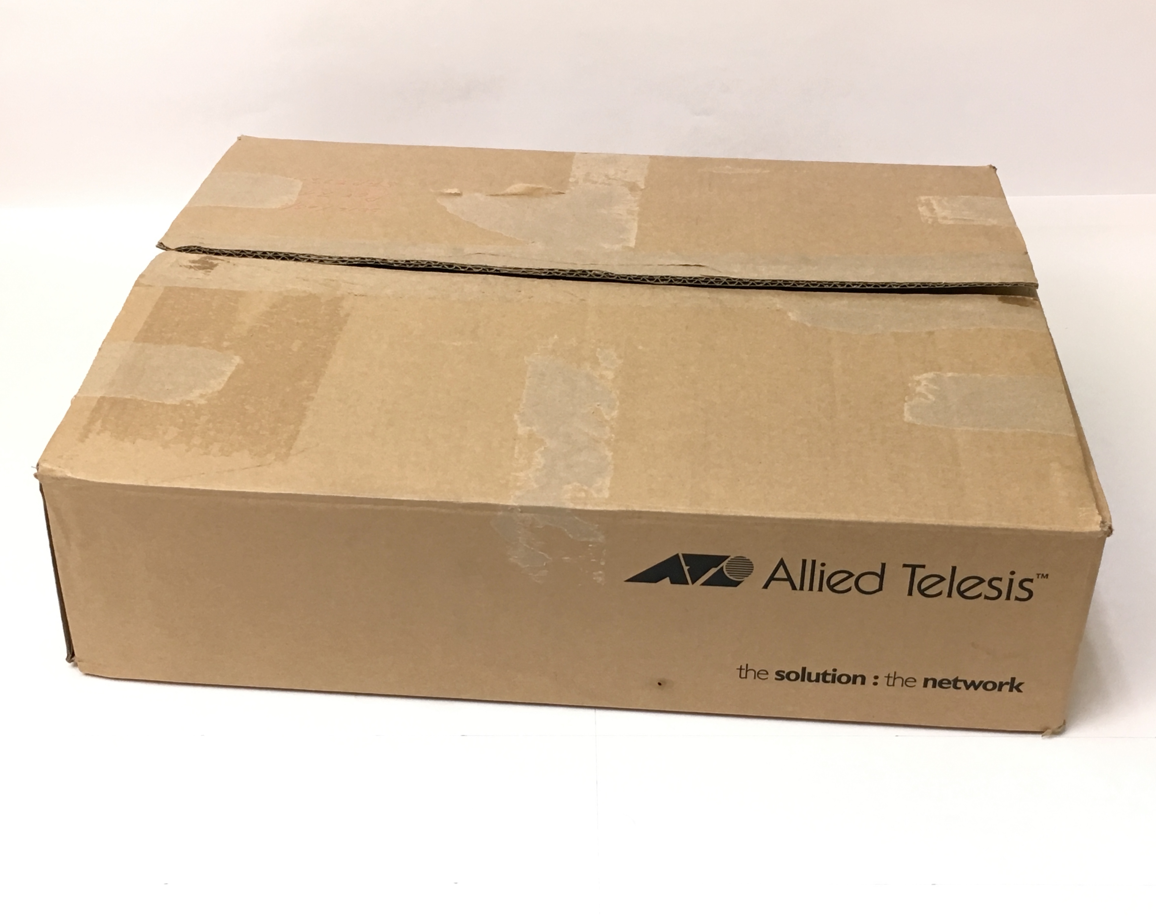【優良中古】アライドテレシス AT-SH230-28GP 3532R　メイン画像
