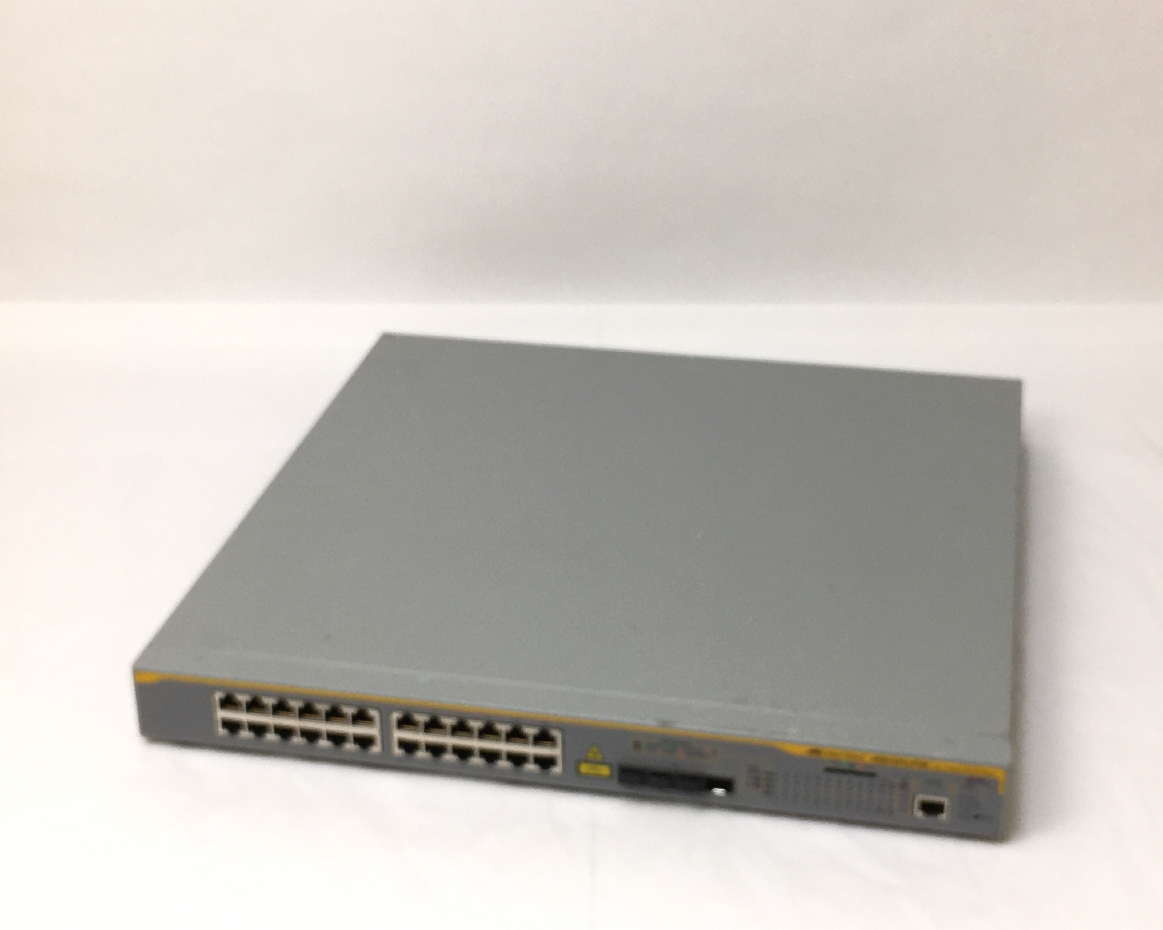 【中古】アライドテレシス  AT-x600-24Ts-POE　メイン画像