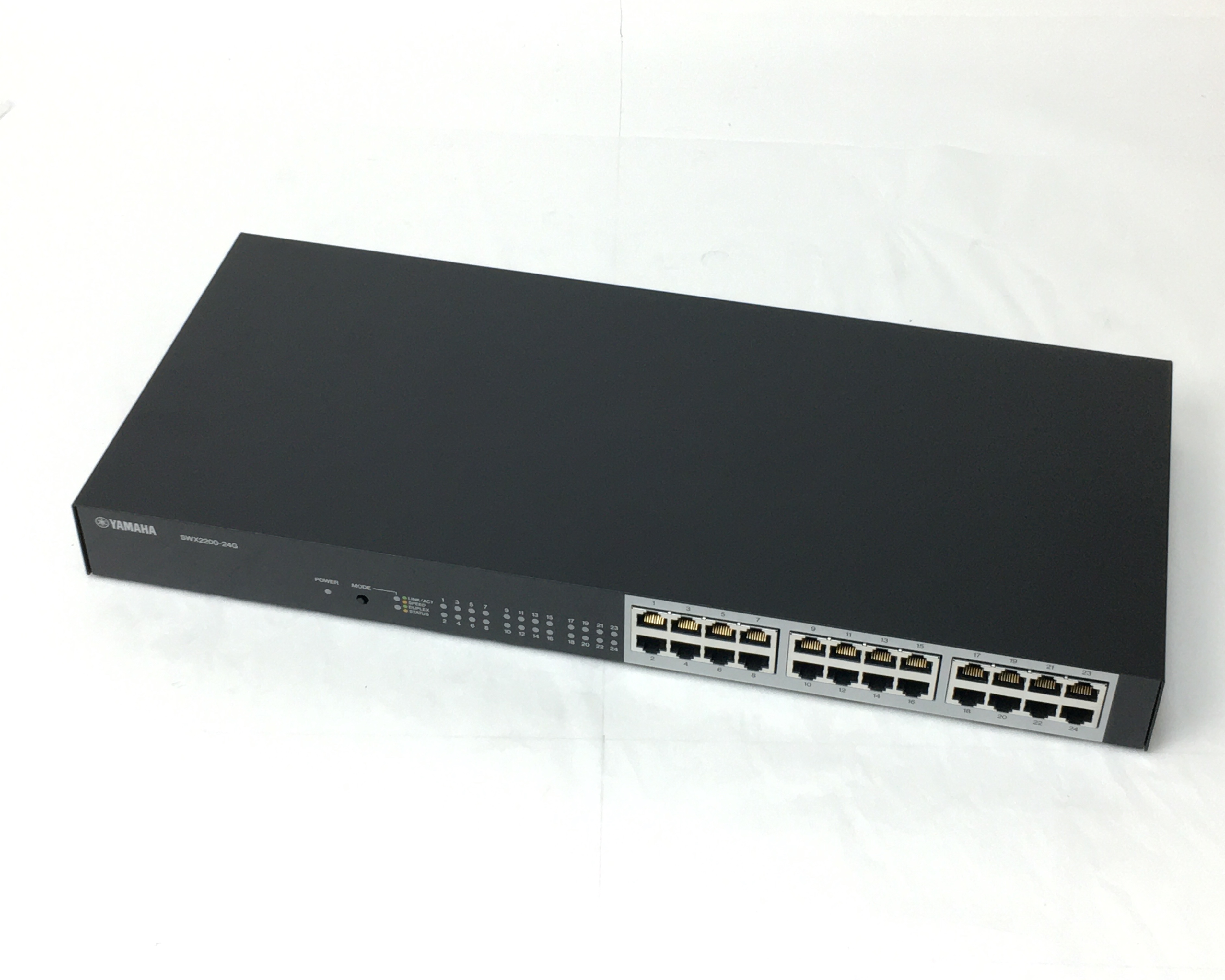 【中古】YAMAHA スマートL2スイッチ SWX2200-24G　メイン画像