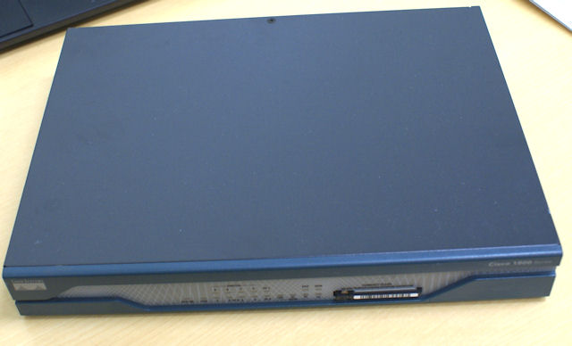 中古 Ciscoルーター 1812 J