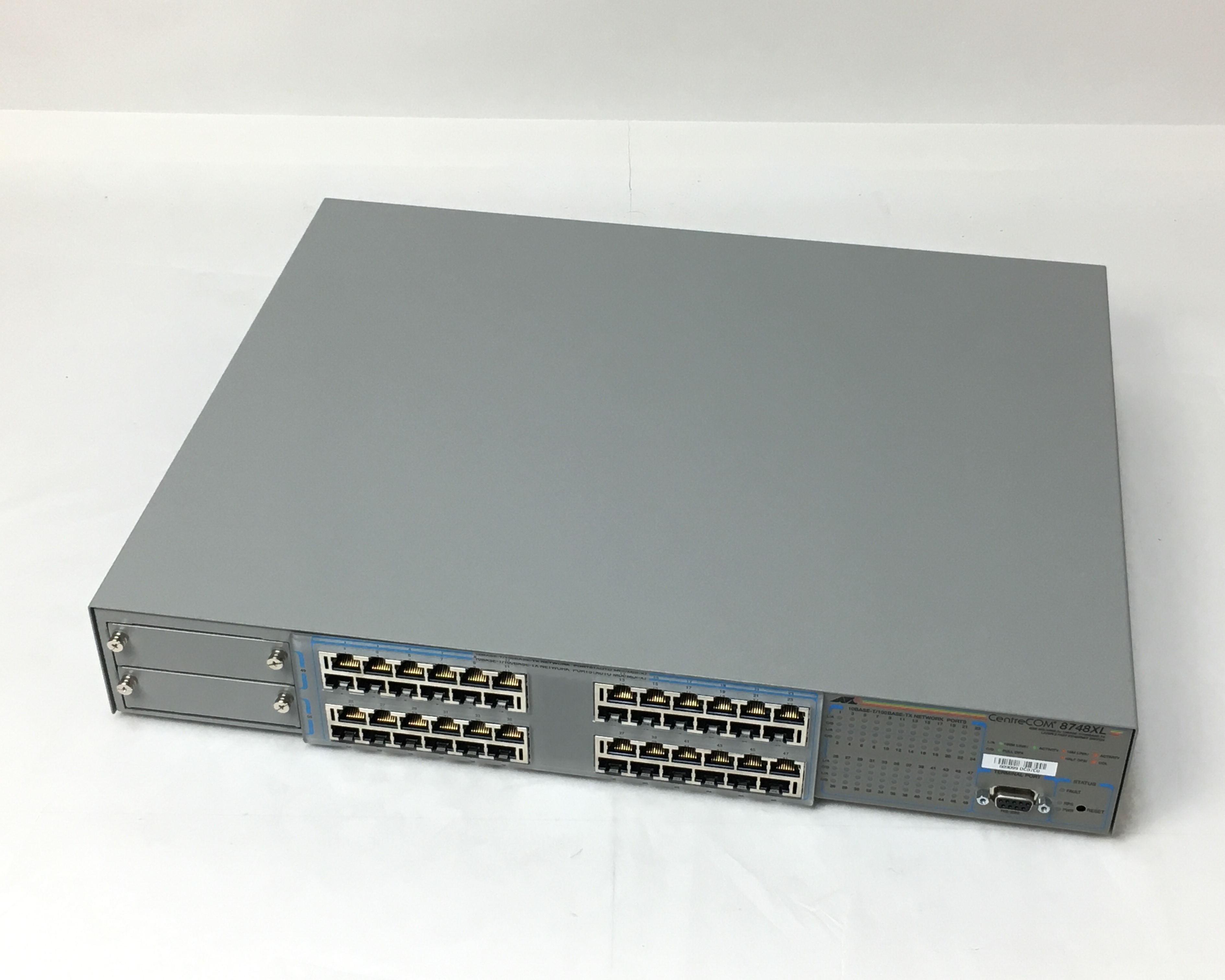 【優良中古】アライドテレシス CentreCOM 8748XL　メイン画像