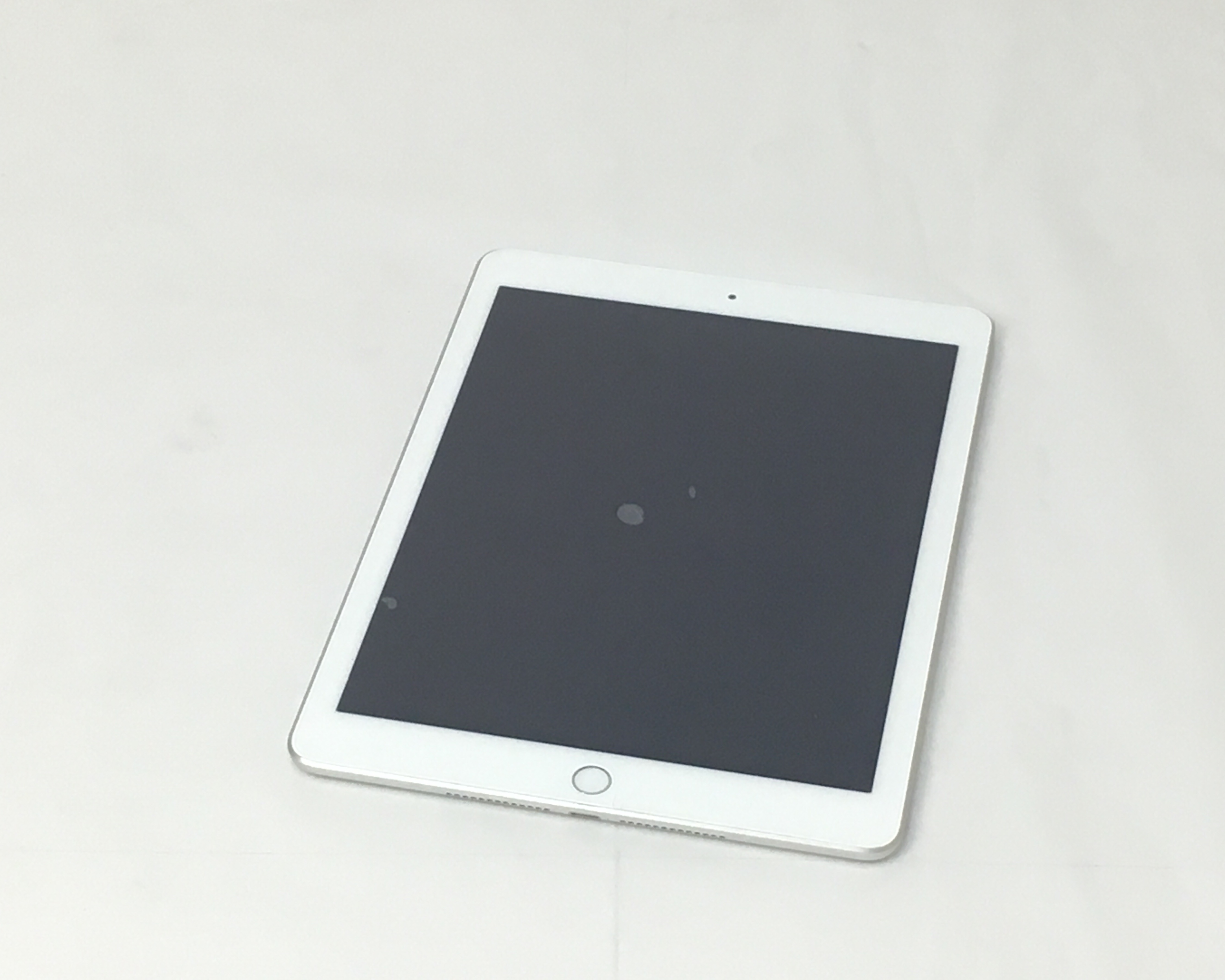 【優良中古】iPad Air（第1世代） MD788J/A 16GB [シルバー]　メイン画像