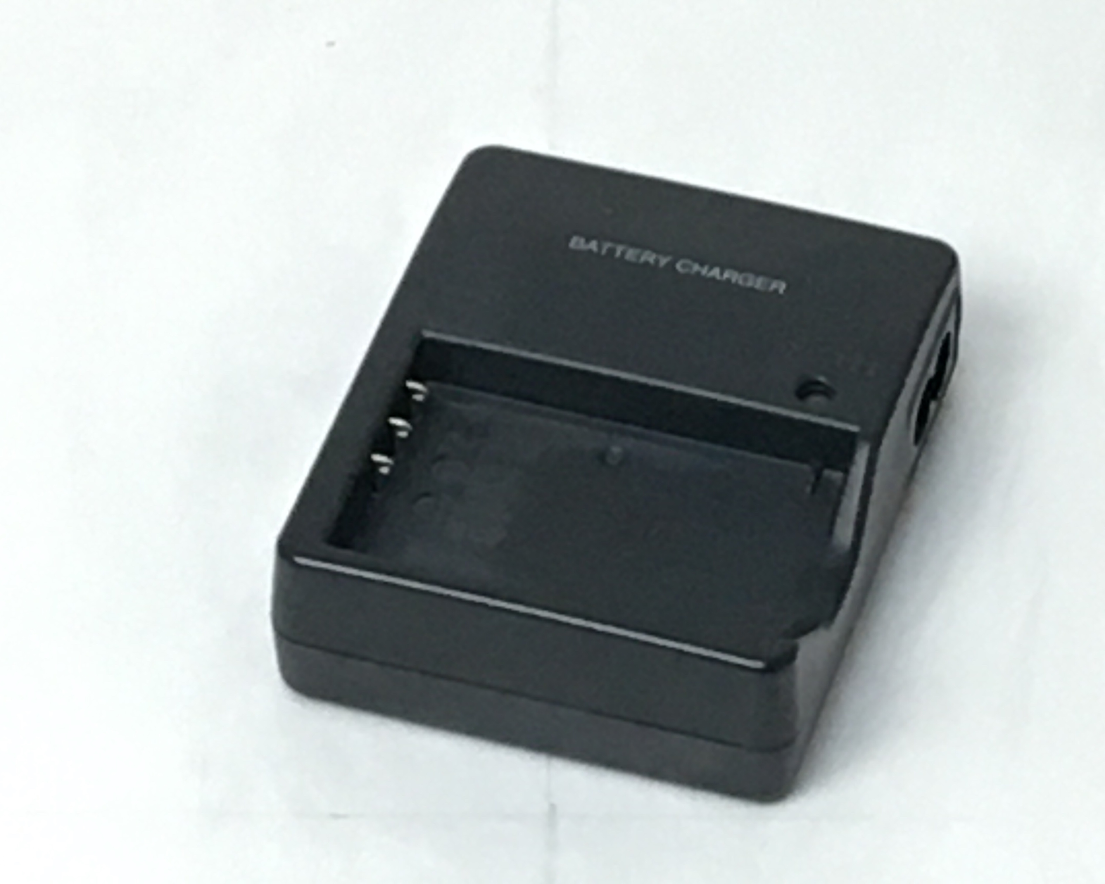 【中古】Furun　充電器　BC-12000-W　メイン画像