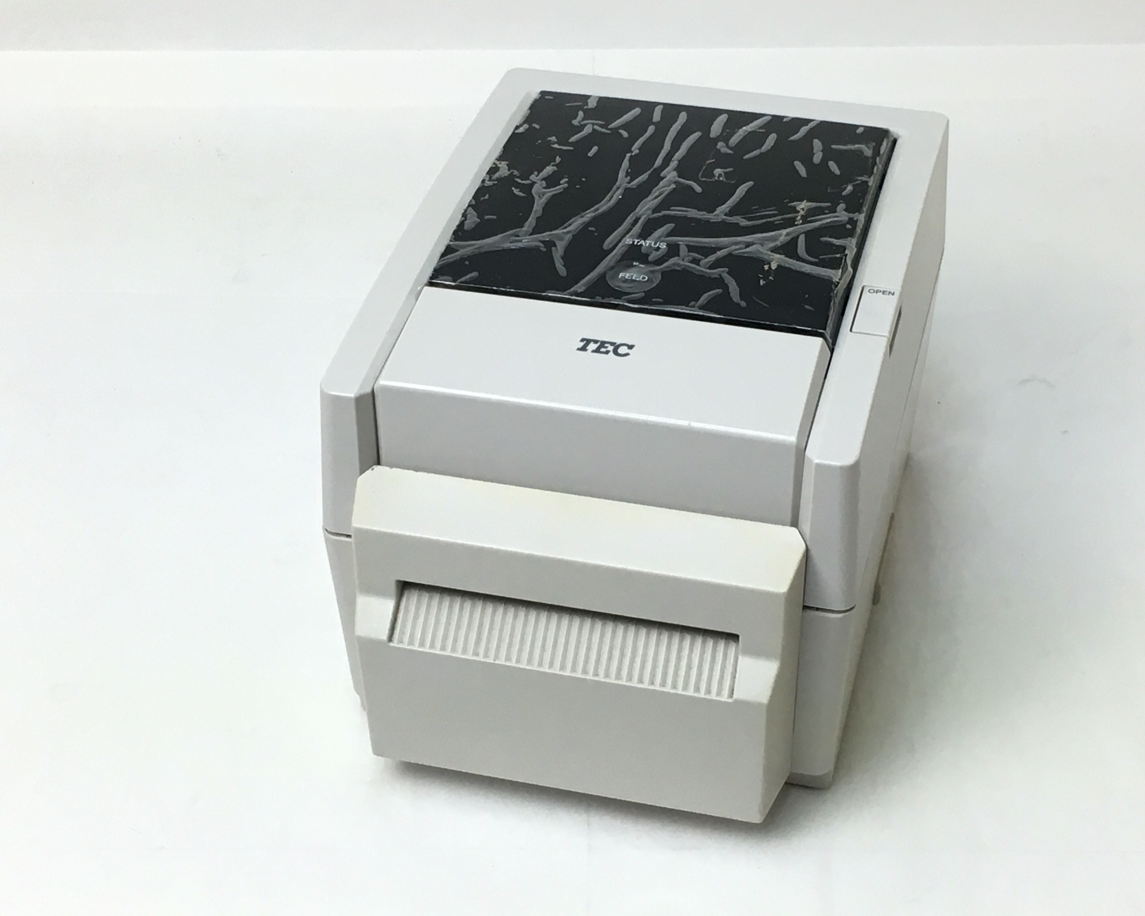 【中古】TEC バーコードプリンタ B-EV4T-GC17-R ホワイト　メイン画像