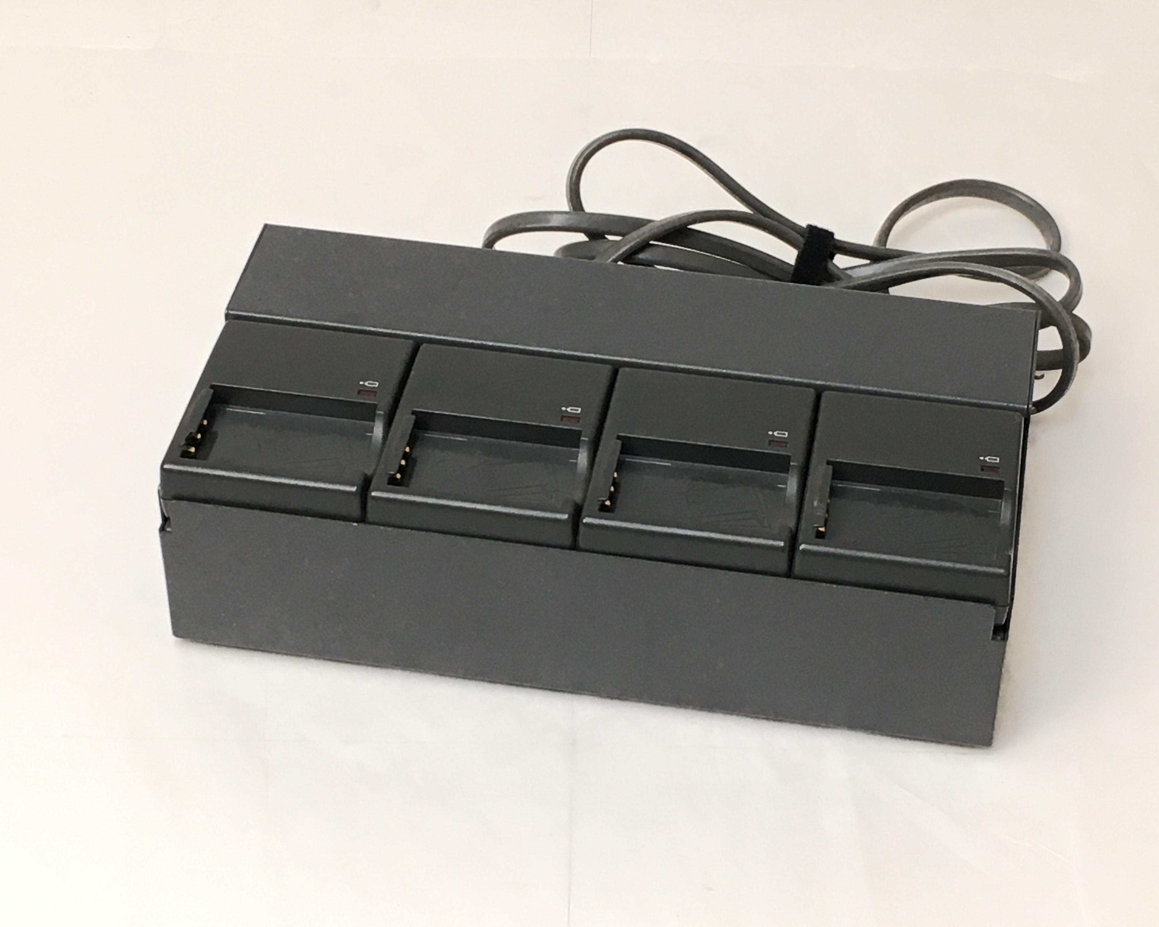 【中古】DENSO 充電器 CH-201 4連集合充電器　メイン画像