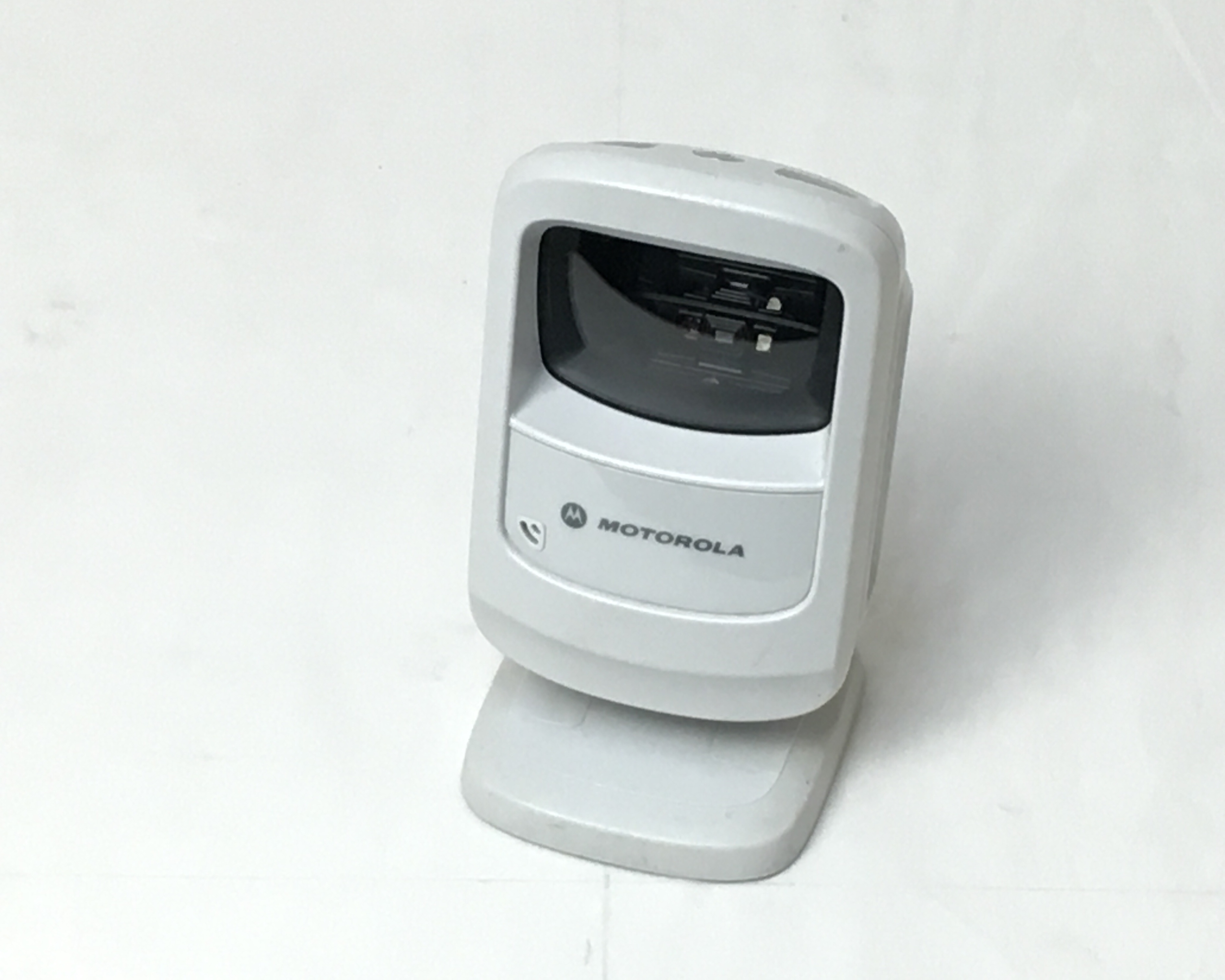 【中古】バーコードスキャナ　DS9208　ホワイト　メイン画像
