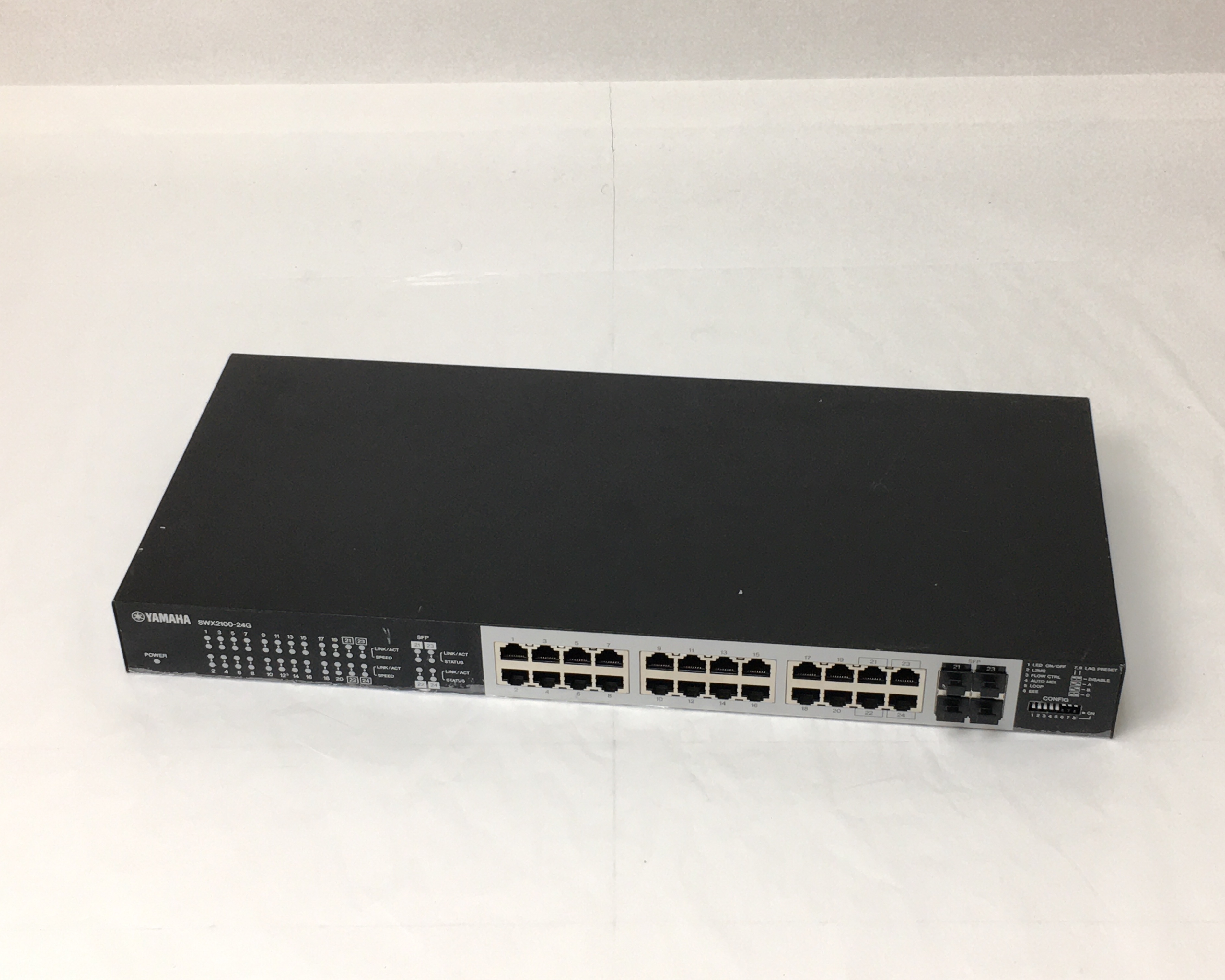 【中古】ヤマハ スマートL2スイッチ 16ポート SWX2100-24G　メイン画像