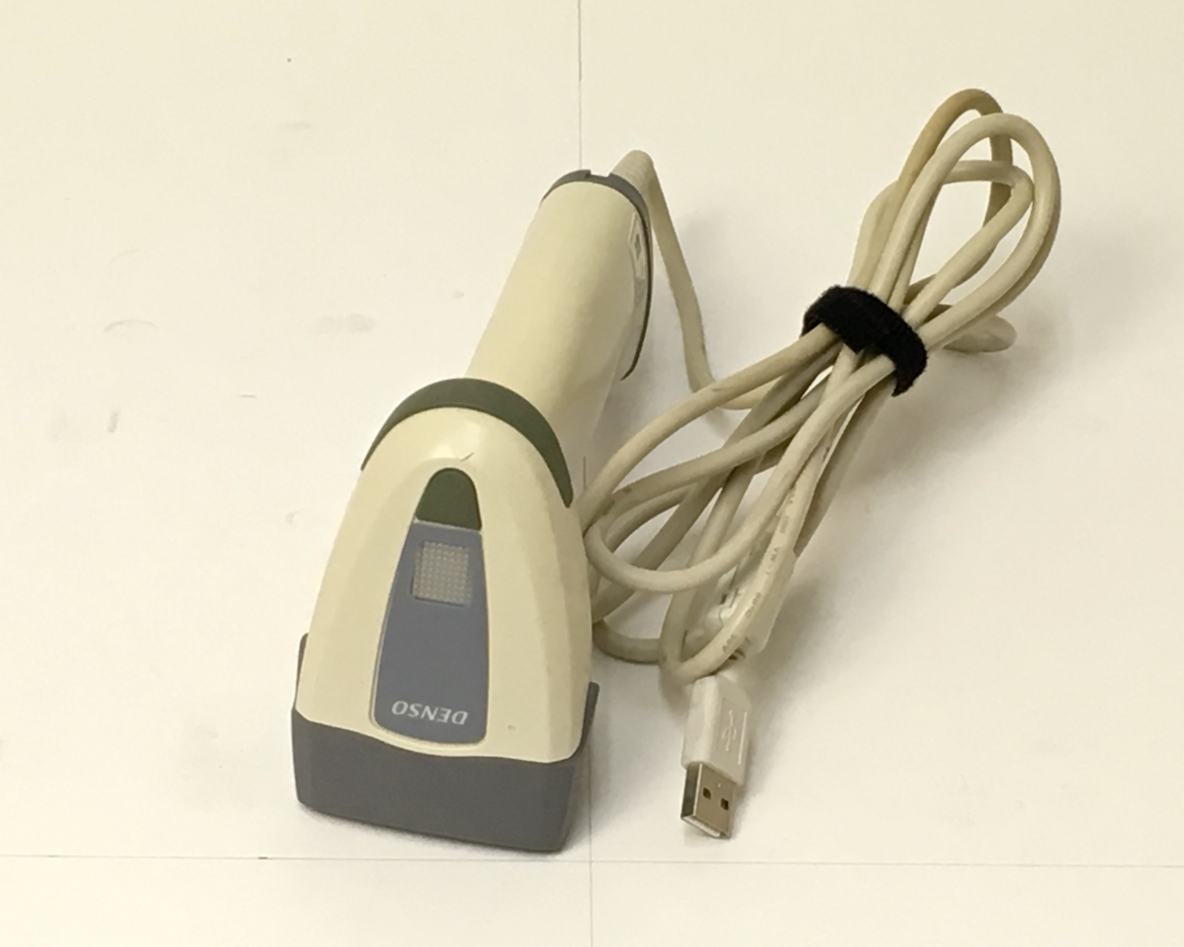 【お買得中古】DENSO 2次元コード対応USBスキャナ　AT10Q-HM　メイン画像