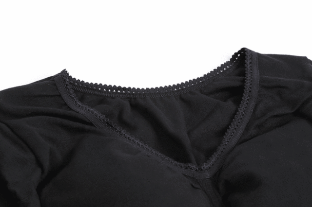 シャツブラ　黒　首回り　七分袖　ポケット付き　伸びる　柔らか　表面パッド付き　リプロ