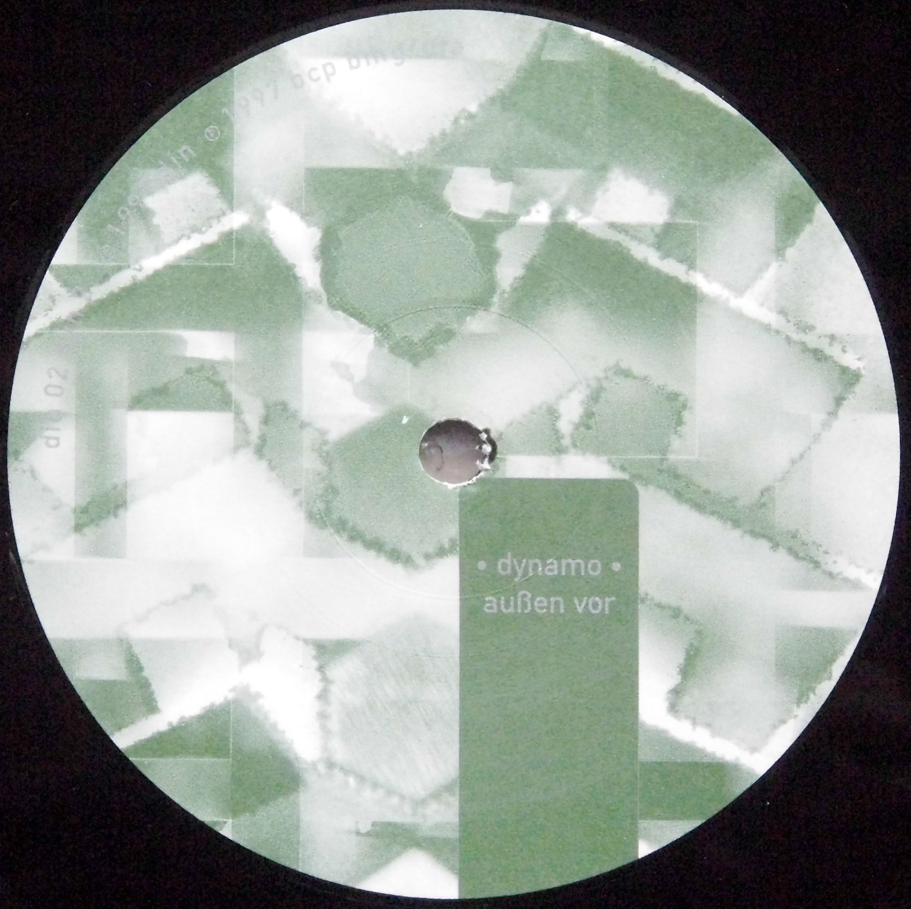 DYNAMO / AuBen Vor ・ Voraus