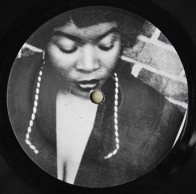 UNDERGROUND RESISTANCE w/ YOLANDA / Living For The Night