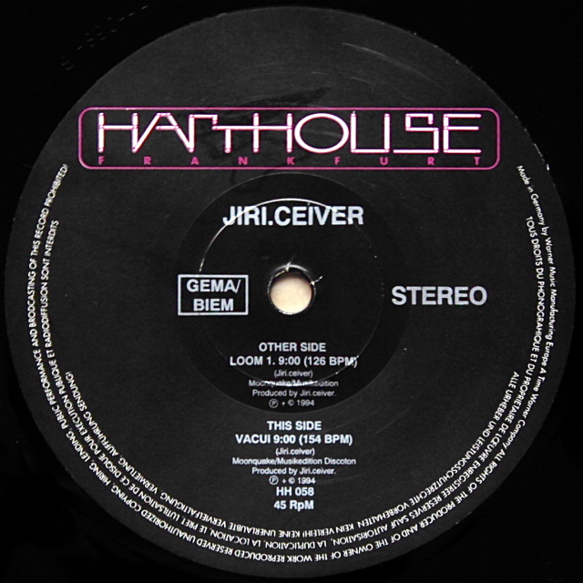 JIRI.CEIVER / Loom 1