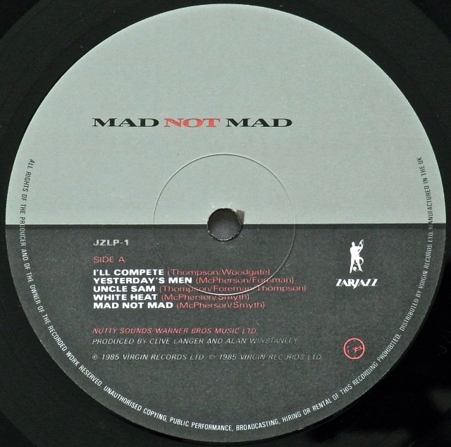 マッドネス　直筆サイン入りCD　Madness 21AXEH0AMKL._UF350,350_QL50_.jpg