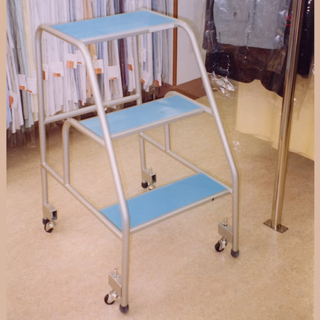 ３段ライトステップ