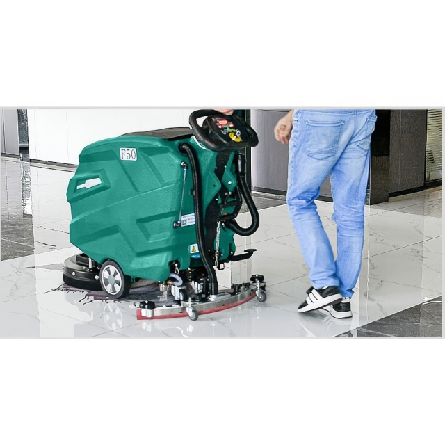 蔵王産業バッテリー駆動式自動床洗浄機　スクラブメイトF50