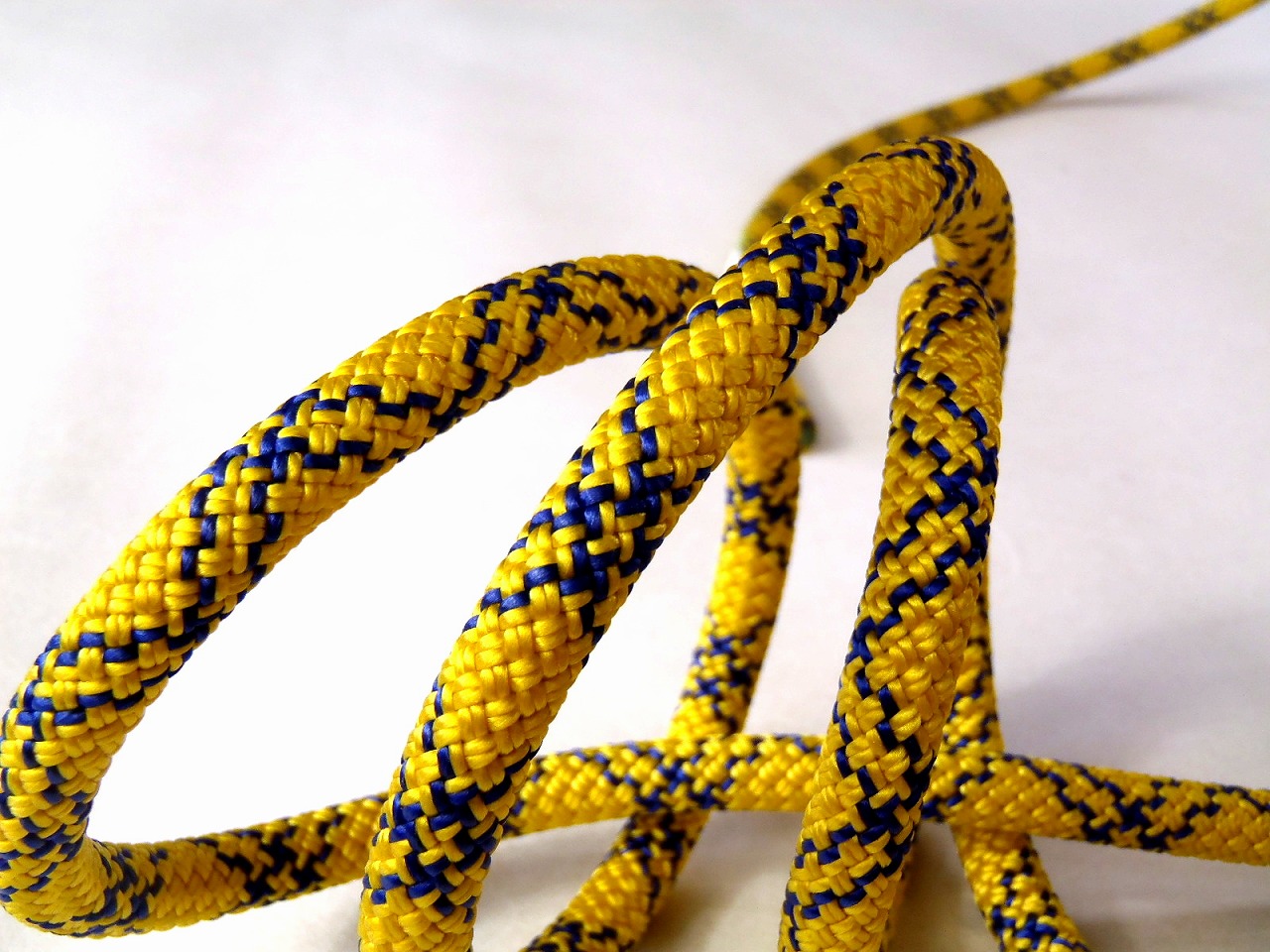 テンドン クライミングロープ アンビション ダブル 8.5mm 50m コンプリートシールド加工 イエロー