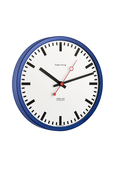 伝統的なステーションクロック。スイス国鉄駅に設置されてる、視認性の