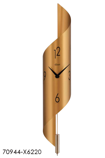 ヘルムレモダンなデザイン掛け時計