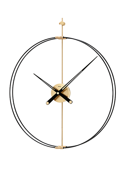 秒針なし、2本の針のみ無駄なしのシンプルなミニマムデザイン