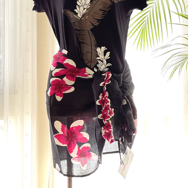 タヒチアンパレオ ブラック ピンク プルメリア Thp 055