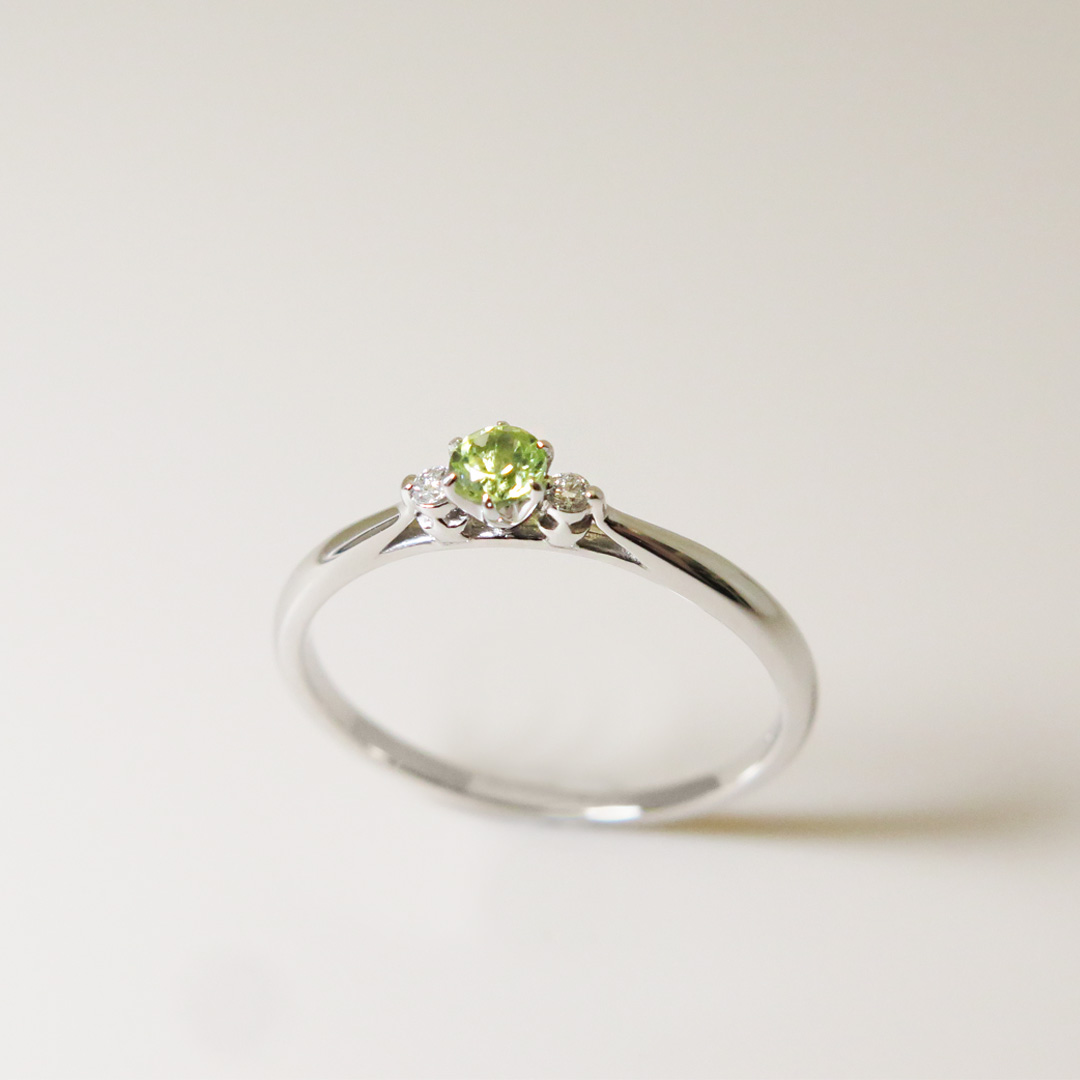 ココシャンテ　バースデイリング　ペリドット