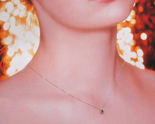 COCCOセレクトジュエリー　ネックレス　ガーネット