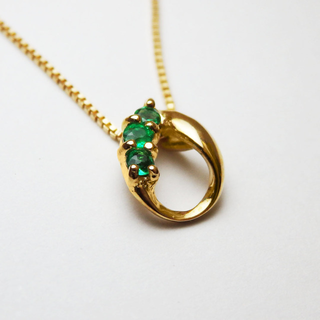 COCCOセレクトジュエリー　ネックレス　エメラルド