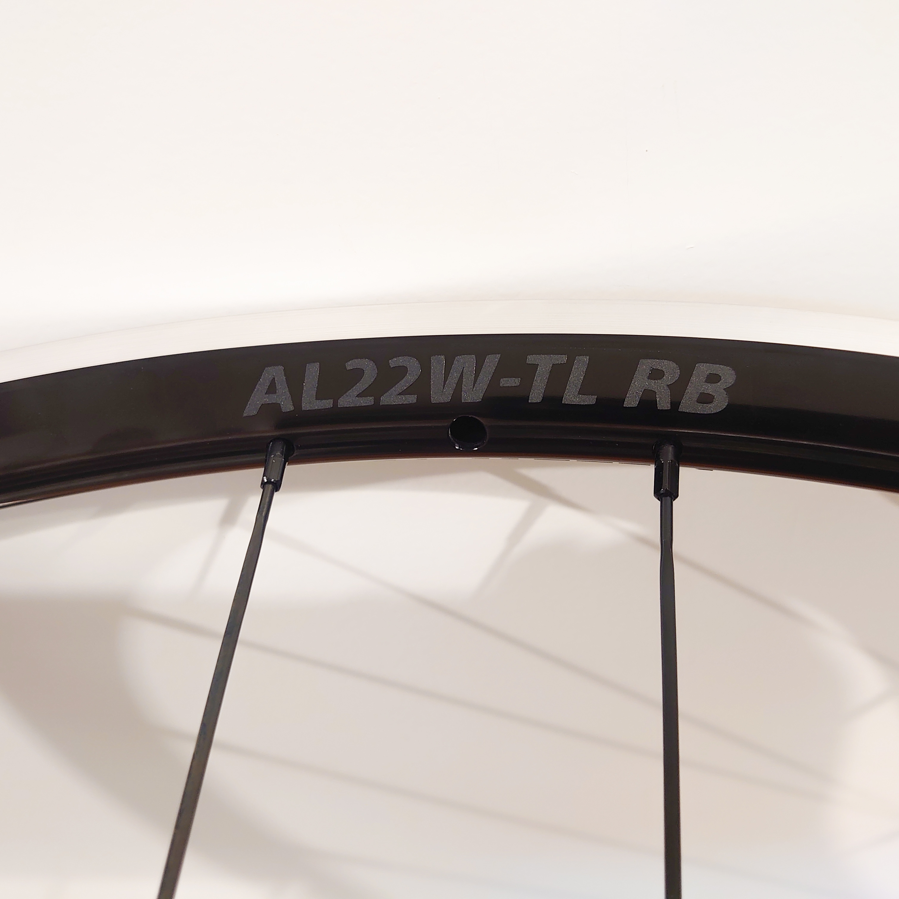 前後1,420g】 AL22W-TL RB NOVATECカーボンハブ クリンチャー/チューブレスレディ アルミホイール 17C リムブレーキ用 (前後セット) 前後1,420g】 AL22W-TL RB NOVATECカーボンハブ クリンチャー/チューブレスレディ アルミホイール 17C リムブレーキ用 (前後セット)