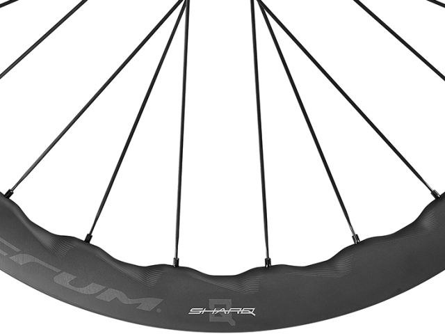 【お値下げしました】FULCRUM SHARQ SRAM＆SHIMANO FULCRUM ( フルクラム ) ロードバイク用ホイール(ディスク