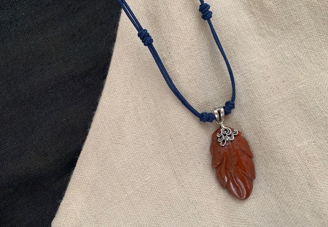 オム・イッピョン氏＊ブラウン翡翠（葉）×メドゥプ＊ペンダント（omu353-24-150）