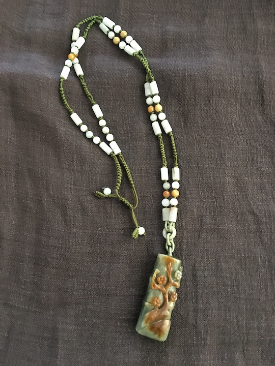 黄翡翠花彫り＊翡翠×メドゥプ＊ペンダントネックレス by tami（n220 -18 )