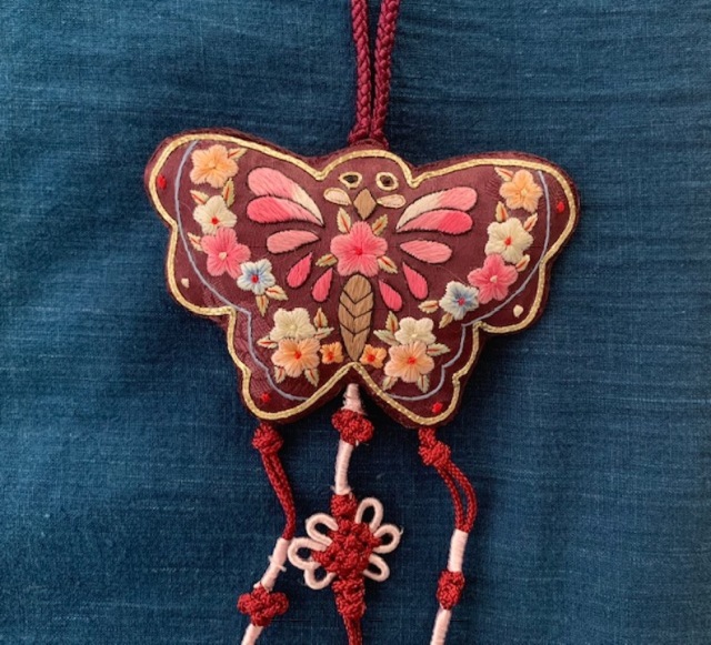 韓国伝統刺繍作品 The wonder cloth 【韓国伝統刺繍作品集】(text by Huh Dong-hwa