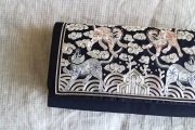 銀のホランイ（虎）シルク刺繍＊クラッチハンドバッグ（cra206）