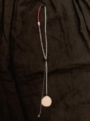 珊瑚＊水晶＊玉＊真珠＊白銅のペンダントネックレス　by 阿園工房 （n248-aw )