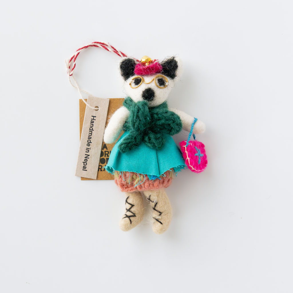 A WORLD OF CRAFT｜オーナメント 06 DOG WITH MOONBOOTS