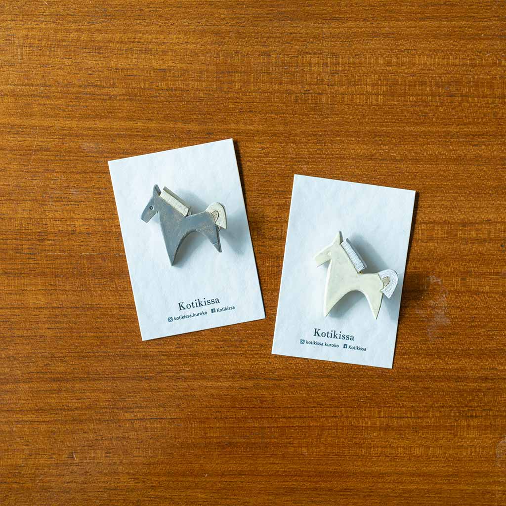 Kotikissa｜ブローチ 木馬