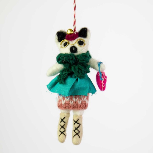 A WORLD OF CRAFT｜オーナメント 06 DOG WITH MOONBOOTS