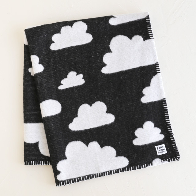 FARG&FORM/フェルグ＆フォルム/CLOUDS(雲柄)/コットンブランケット(75×100cm)/ブラック