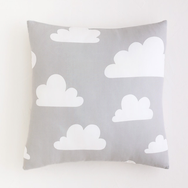 FARG&FORM/フェルグ＆フォルム/CLOUDS(雲柄)/クッションカバー(45×45cm)/グレー