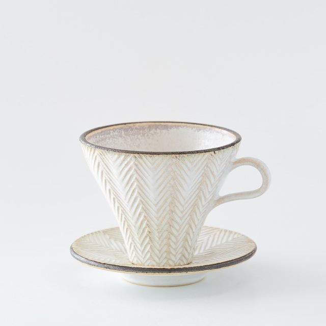 はしもとさちえ｜ティーカップ＆ソーサー（e）