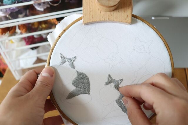 個別販売】いとのきのした｜手刺繍ブローチ 猫ミニ COMFOTA 北欧