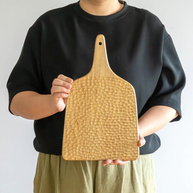 高塚和則｜くるみのカッティングボード（Mサイズ）