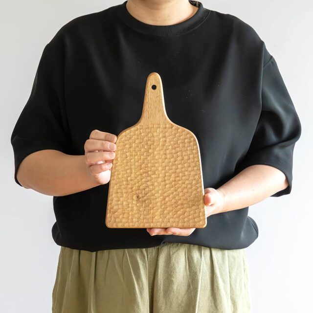 高塚和則｜くるみのカッティングボード（Sサイズ）