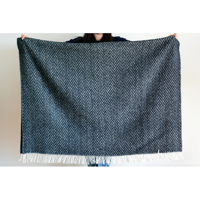 LAPUAN KANKURIT/ラプアンカンクリ/スローブランケット/IIDA/ブラック