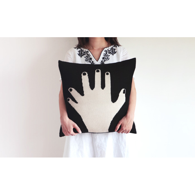 LUCKYBOYSUNDAY/ラッキーボーイサンデー/クッションカバー（50cm）/Fancy Finger（ブラック）