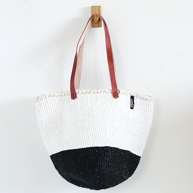 Mifuko ミフコ｜Kiondo バスケット［サイザル麻×再生プラスチック］ショルダーバッグ［ロングハンドル］Mサイズ ブラックハーフ