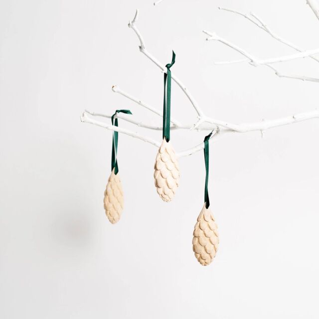 Mifuko ミフコ｜木製オーナメント Spruce cone