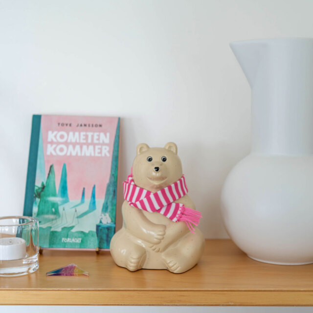 2024年限定】しろくま貯金箱｜ピンクボーダーマフラー付き Polar Bear